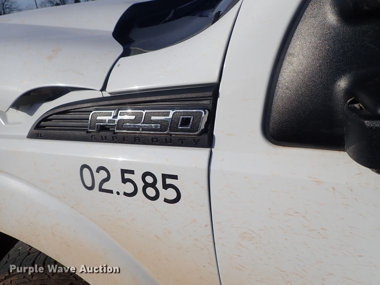 image for item DC3429 2016 Ford F250 Super Duty Crew Cab pickup truck