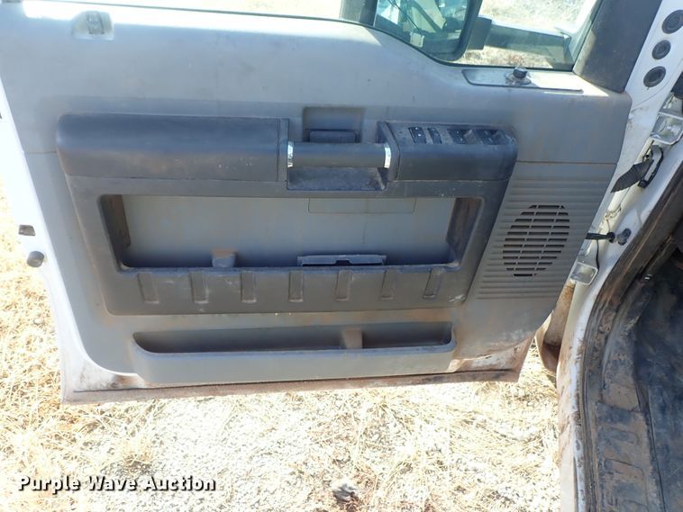 image for item DC3429 2016 Ford F250 Super Duty Crew Cab pickup truck