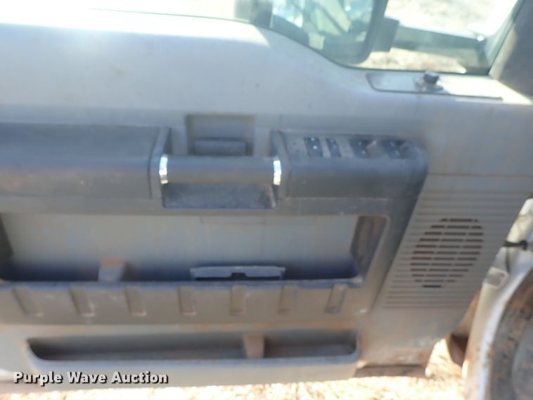 image for item DC3429 2016 Ford F250 Super Duty Crew Cab pickup truck