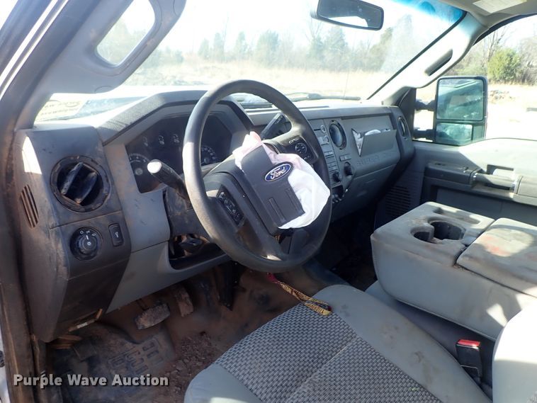 image for item DC3429 2016 Ford F250 Super Duty Crew Cab pickup truck