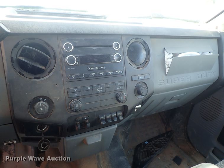 image for item DC3429 2016 Ford F250 Super Duty Crew Cab pickup truck