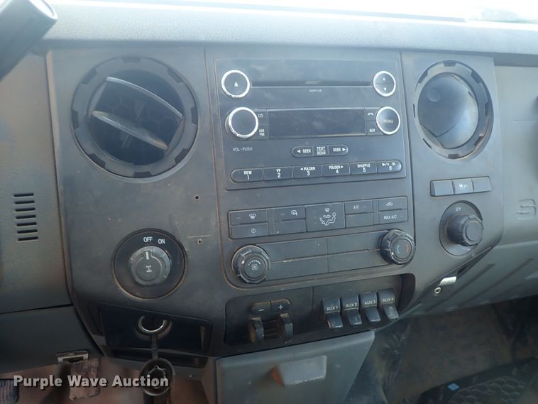 image for item DC3429 2016 Ford F250 Super Duty Crew Cab pickup truck