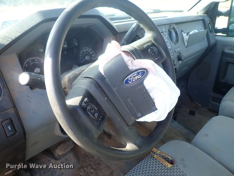 image for item DC3429 2016 Ford F250 Super Duty Crew Cab pickup truck