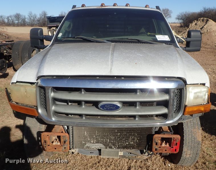 image for item DC3437 1999 Ford F450 Super Duty flatbed truck