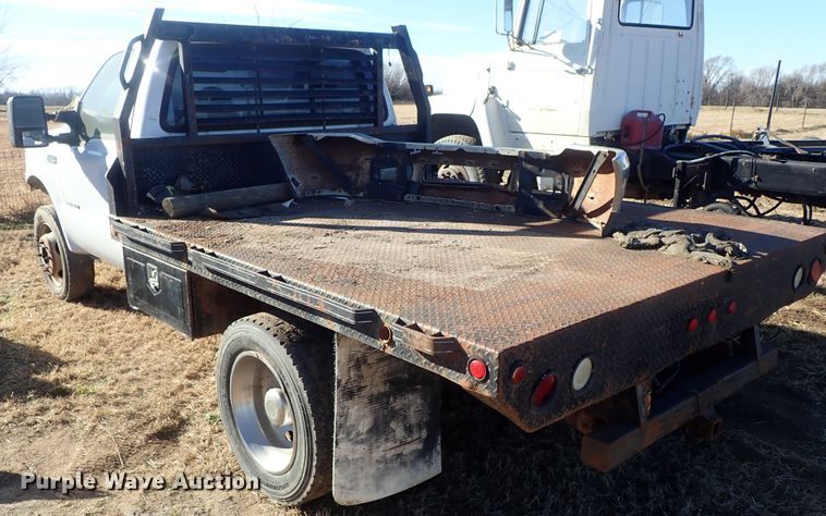 image for item DC3437 1999 Ford F450 Super Duty flatbed truck