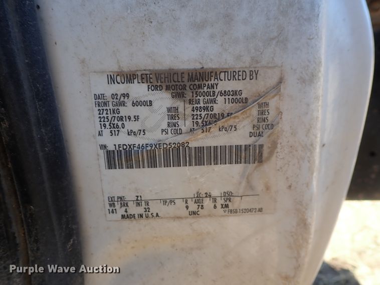 image for item DC3437 1999 Ford F450 Super Duty flatbed truck