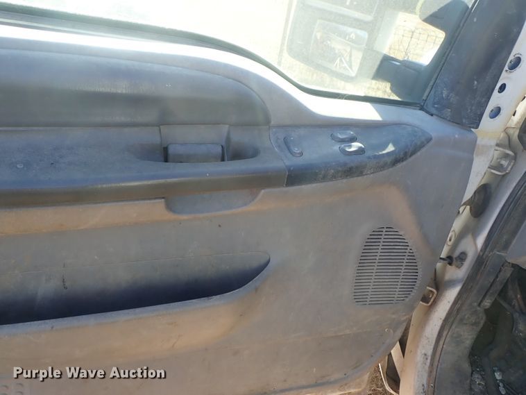 image for item DC3437 1999 Ford F450 Super Duty flatbed truck