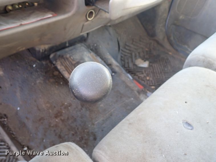 image for item DC3437 1999 Ford F450 Super Duty flatbed truck