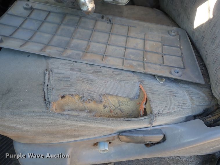 image for item DC3437 1999 Ford F450 Super Duty flatbed truck