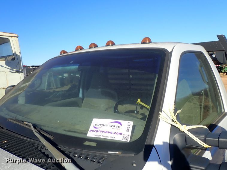 image for item DC3437 1999 Ford F450 Super Duty flatbed truck