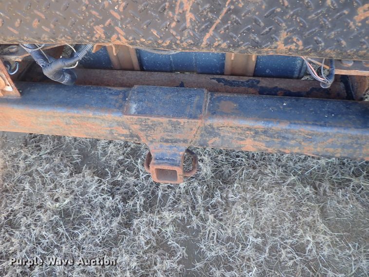 image for item DC3437 1999 Ford F450 Super Duty flatbed truck