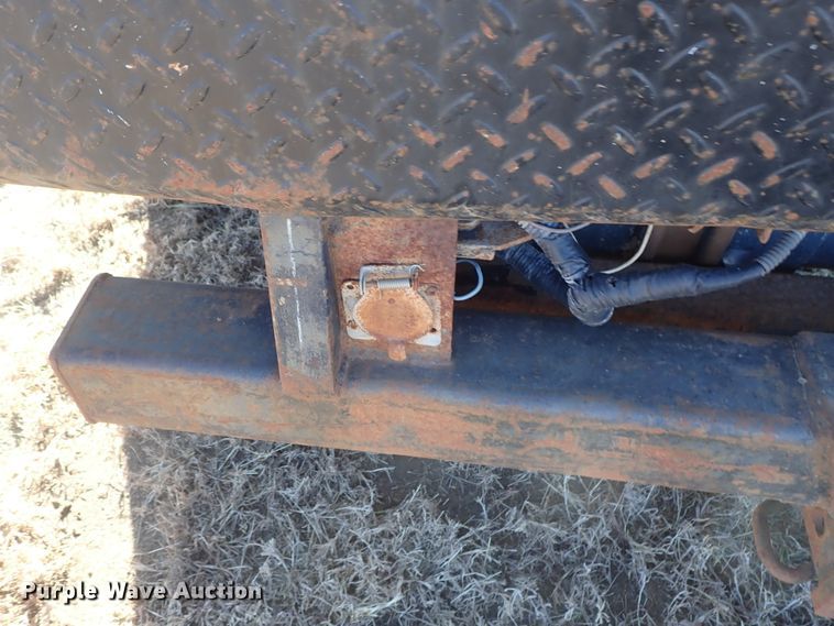 image for item DC3437 1999 Ford F450 Super Duty flatbed truck