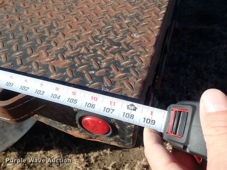 image for item DC3437 1999 Ford F450 Super Duty flatbed truck