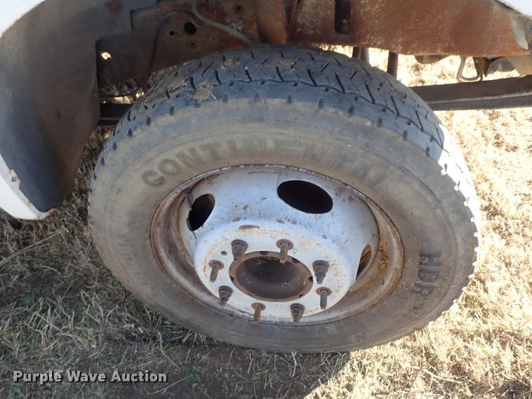 image for item DC3437 1999 Ford F450 Super Duty flatbed truck