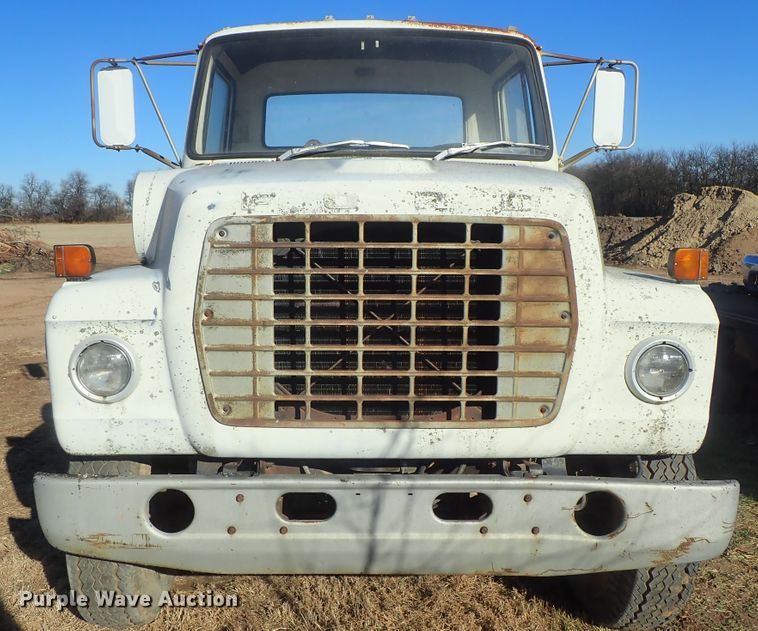 image for item DC3438 1977 Ford LN700 truck cab and chassis