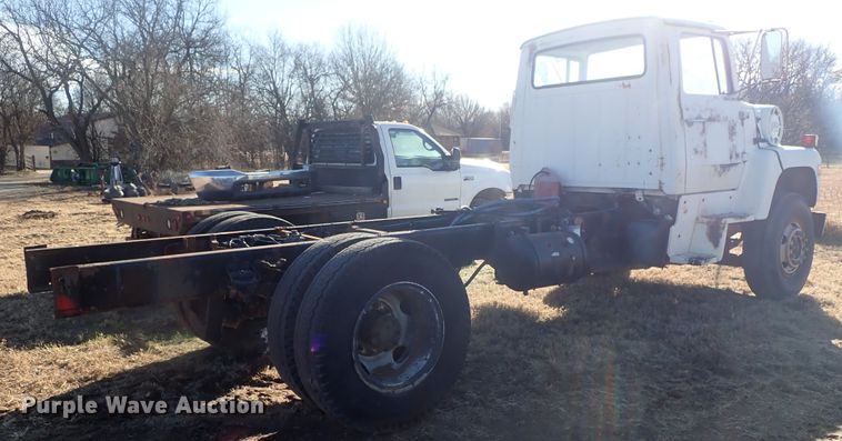 image for item DC3438 1977 Ford LN700 truck cab and chassis