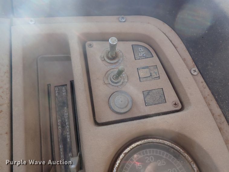 image for item DC3438 1977 Ford LN700 truck cab and chassis