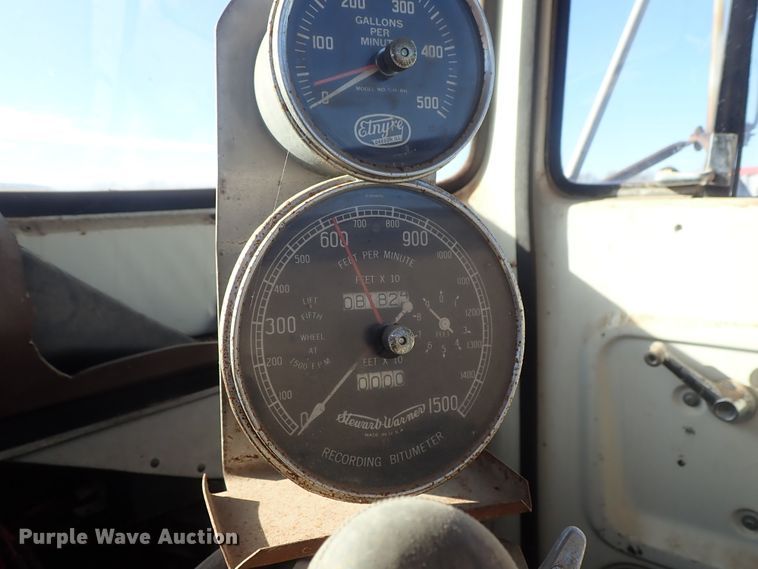 image for item DC3438 1977 Ford LN700 truck cab and chassis