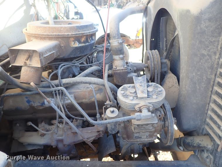 image for item DC3438 1977 Ford LN700 truck cab and chassis