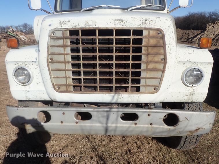 image for item DC3438 1977 Ford LN700 truck cab and chassis