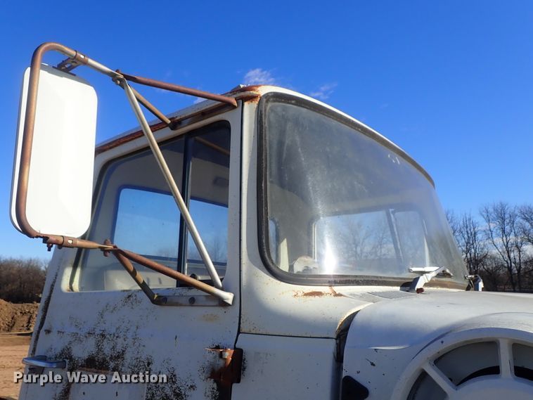 image for item DC3438 1977 Ford LN700 truck cab and chassis