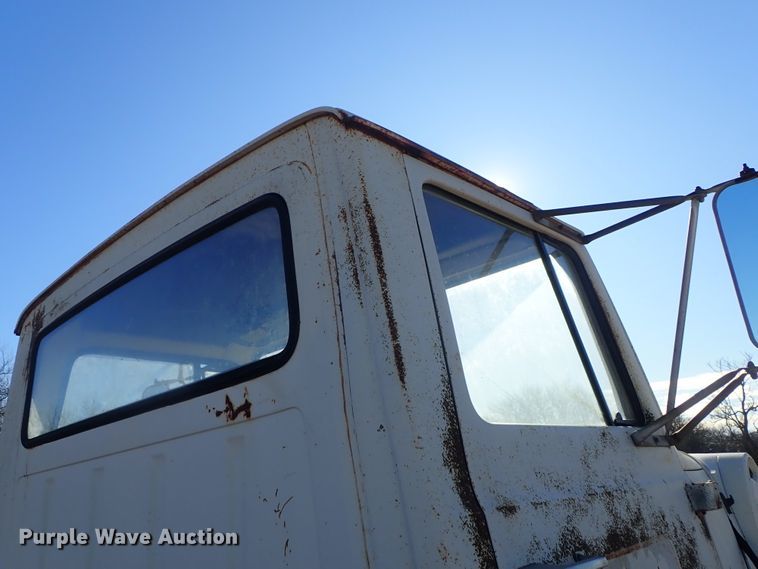 image for item DC3438 1977 Ford LN700 truck cab and chassis