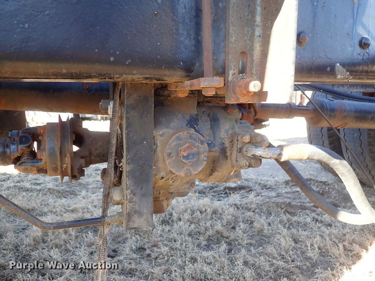 image for item DC3438 1977 Ford LN700 truck cab and chassis