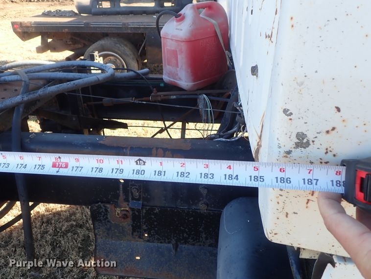 image for item DC3438 1977 Ford LN700 truck cab and chassis