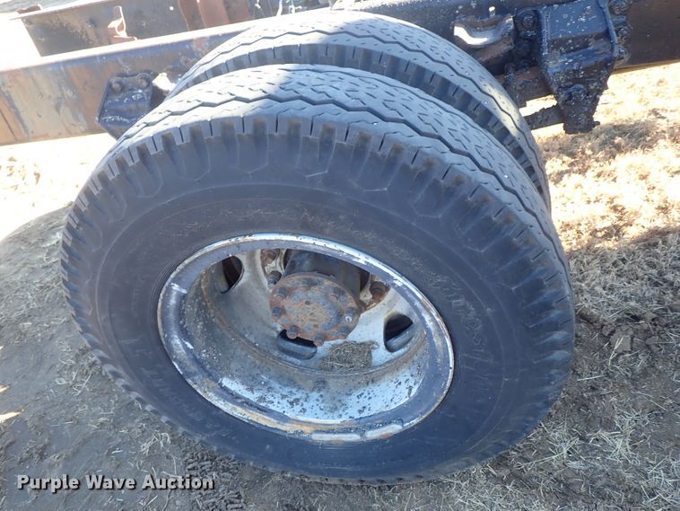 image for item DC3438 1977 Ford LN700 truck cab and chassis