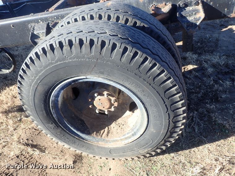 image for item DC3438 1977 Ford LN700 truck cab and chassis