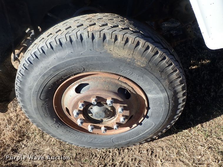 image for item DC3438 1977 Ford LN700 truck cab and chassis