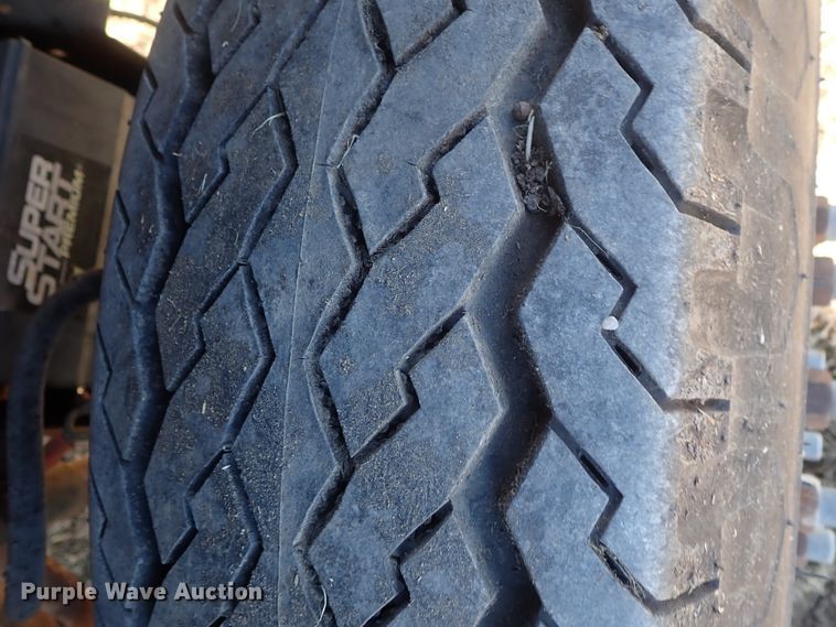 image for item DC3438 1977 Ford LN700 truck cab and chassis