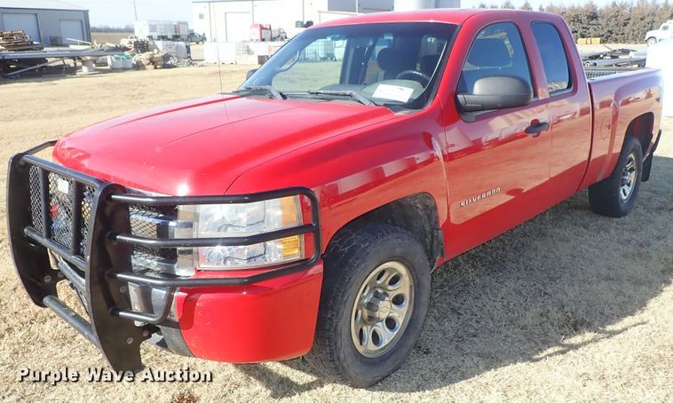 image for item DC3481 2011 Chevrolet Silverado 1500 Ext. Cab pickup truck