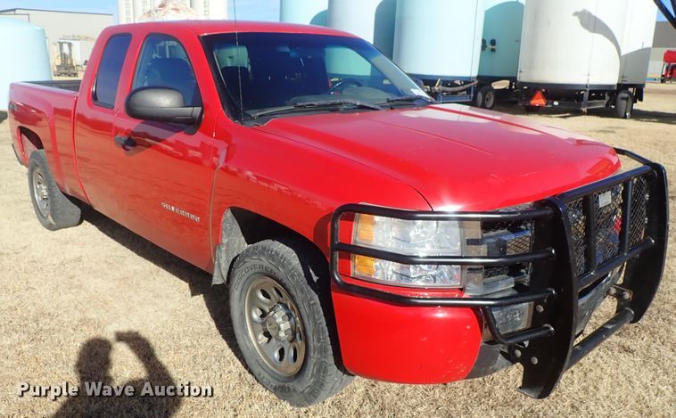 image for item DC3481 2011 Chevrolet Silverado 1500 Ext. Cab pickup truck