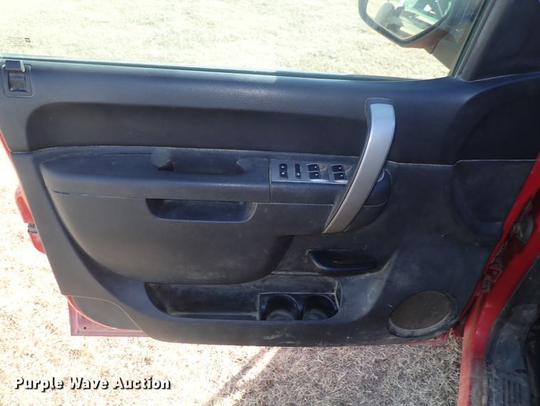 image for item DC3481 2011 Chevrolet Silverado 1500 Ext. Cab pickup truck