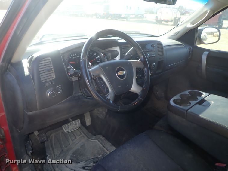 image for item DC3481 2011 Chevrolet Silverado 1500 Ext. Cab pickup truck