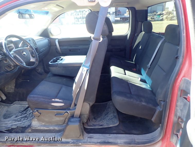 image for item DC3481 2011 Chevrolet Silverado 1500 Ext. Cab pickup truck