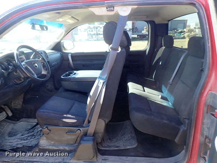 image for item DC3481 2011 Chevrolet Silverado 1500 Ext. Cab pickup truck