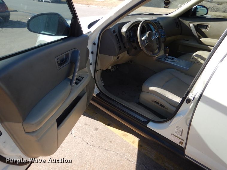 image for item DE4069 2004 Infiniti FX35 SUV