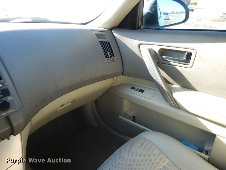 image for item DE4069 2004 Infiniti FX35 SUV