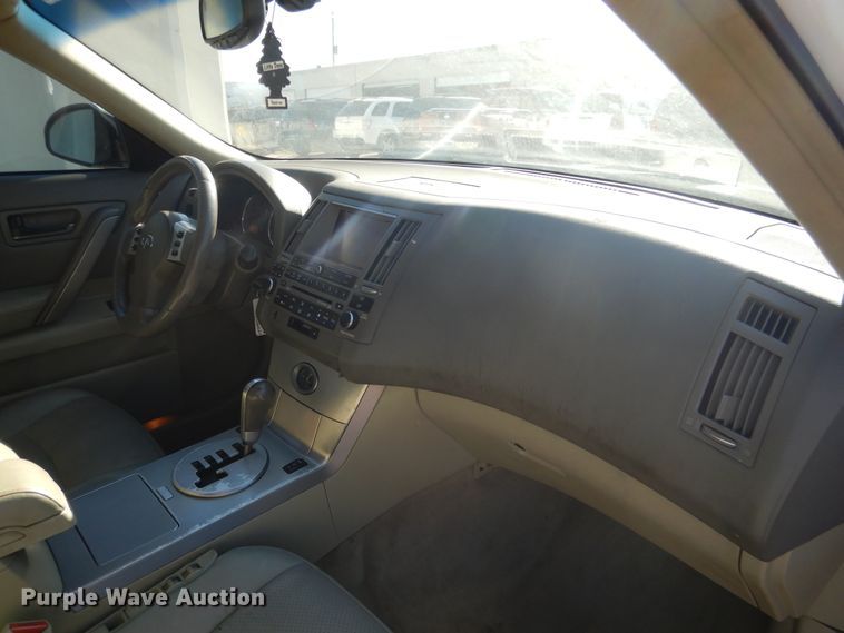 image for item DE4069 2004 Infiniti FX35 SUV