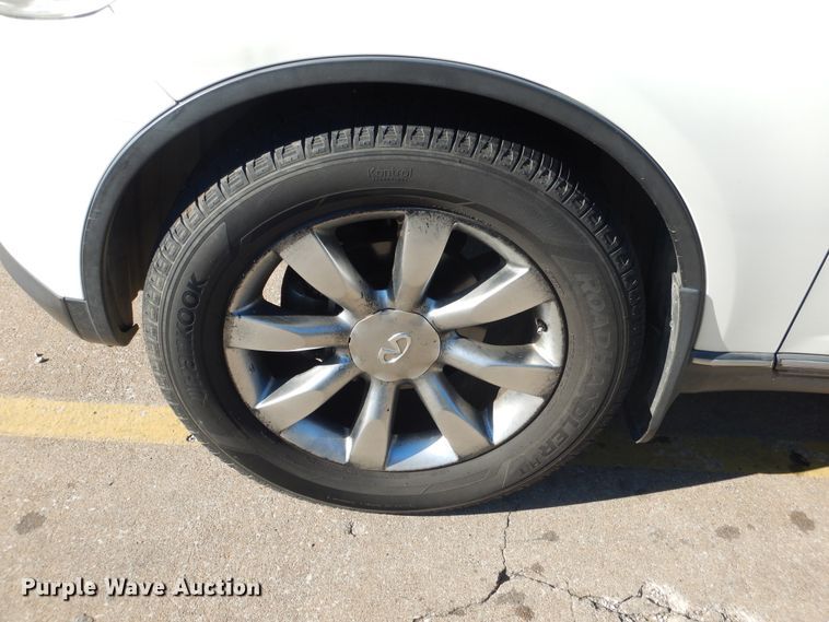 image for item DE4069 2004 Infiniti FX35 SUV