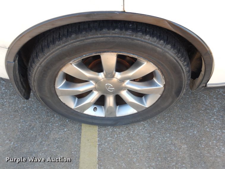 image for item DE4069 2004 Infiniti FX35 SUV