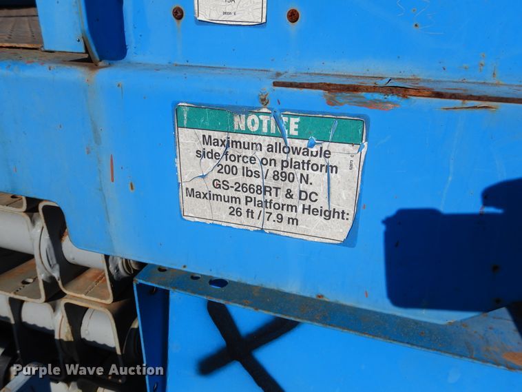 image for item DE4075 2001 Genie GS-2668RT scissor lift