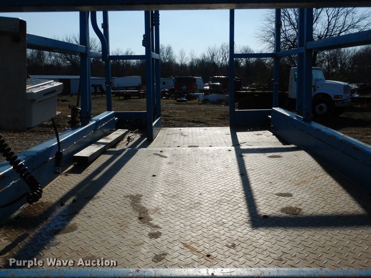 image for item DE4075 2001 Genie GS-2668RT scissor lift