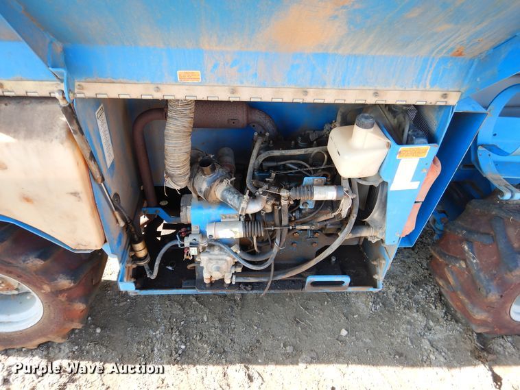 image for item DE4075 2001 Genie GS-2668RT scissor lift