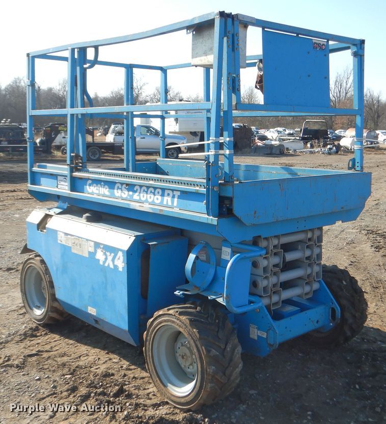 image for item DE4077 2002 Genie GS-2668RT scissor lift