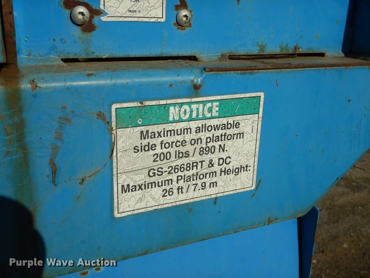 image for item DE4077 2002 Genie GS-2668RT scissor lift