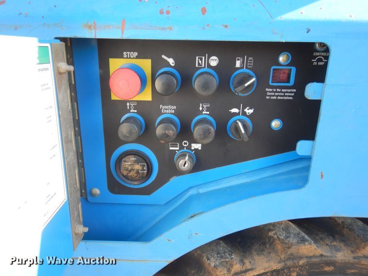 image for item DE4077 2002 Genie GS-2668RT scissor lift