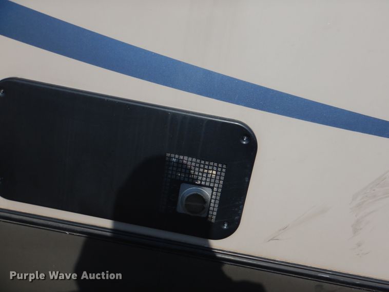 image for item DE4081 2015 Forest River LaCrosse LCT333RKS camper